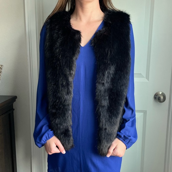 TOPSHOP Fur Vest - Picture 5 of 12